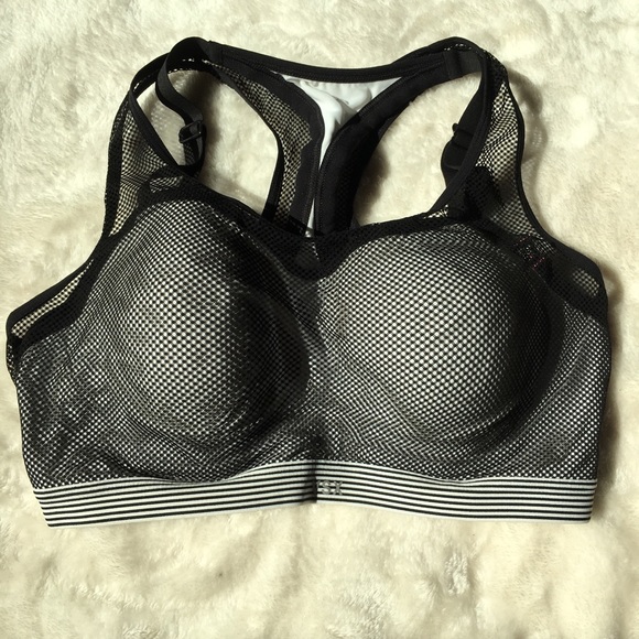 Incredible by Victoria’s Secret Sport Bra - Picture 1 of 3